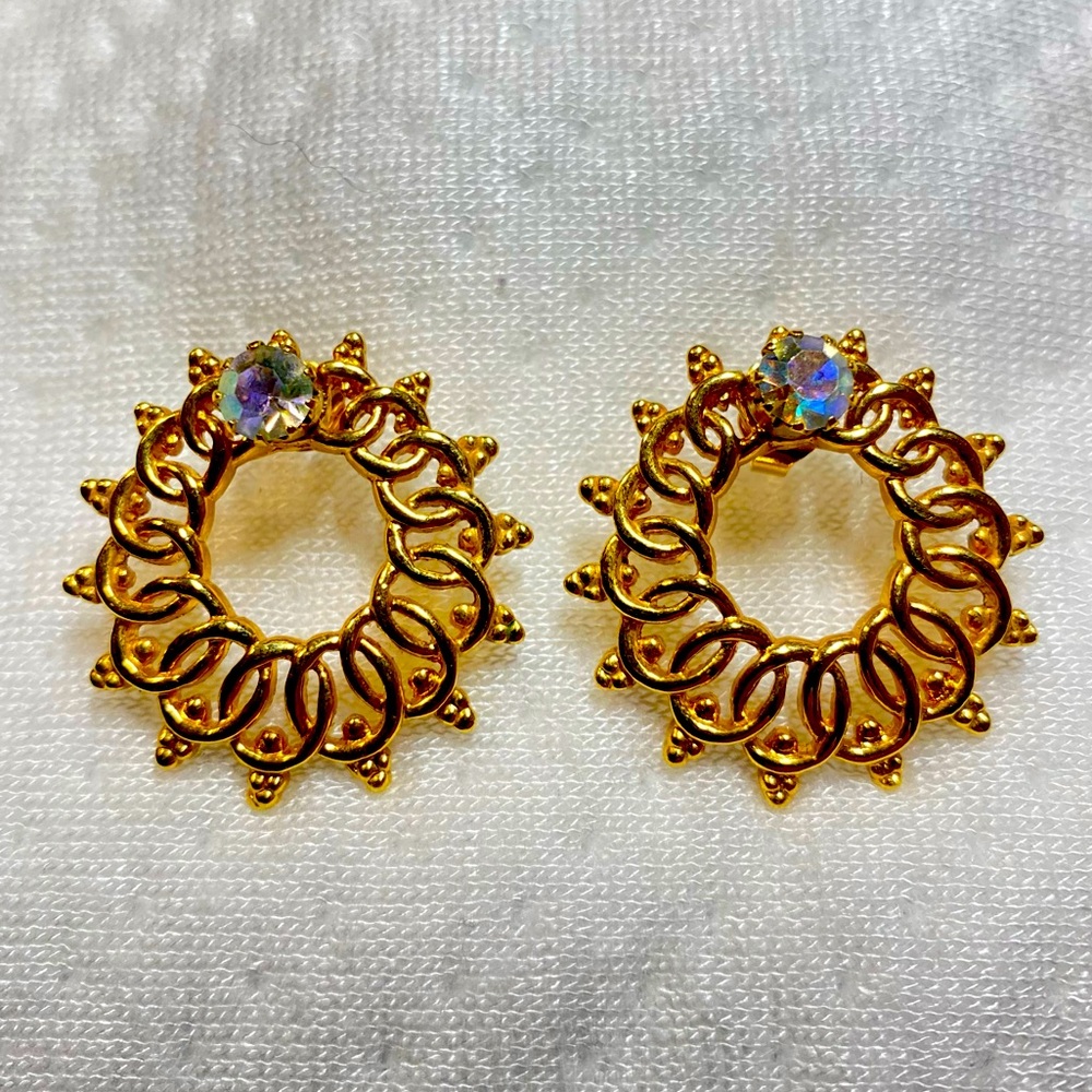 Vintage Avon Gold Tone Rhinestone Earrings